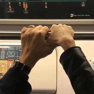 亚洲尿pisssex撒尿
